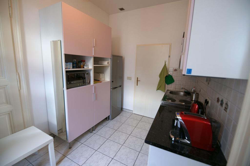 Gemuetliche Wohnung Nahe Zentrum Wina Bagian luar foto