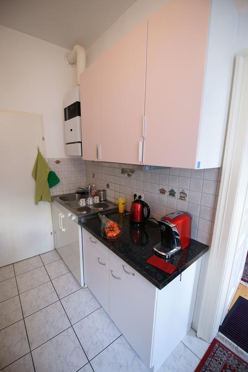 Gemuetliche Wohnung Nahe Zentrum Wina Bagian luar foto